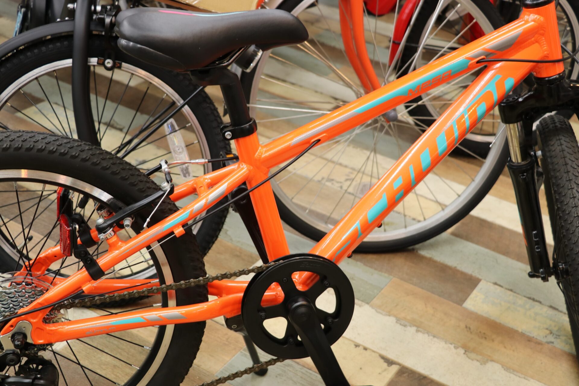 未使用中古】プレゼントにピッタリ！ 2019年モデルのキッズマウンテン