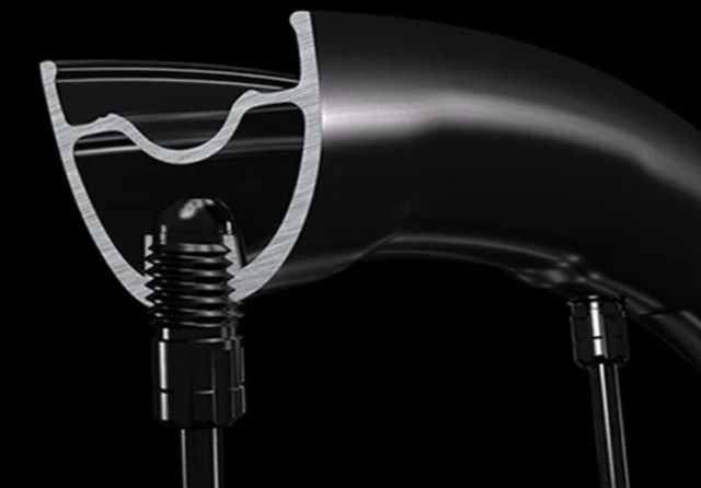 MAVIC マビック 【 EN821 DISC 】32H BLK TUBELESS UST チューブレス