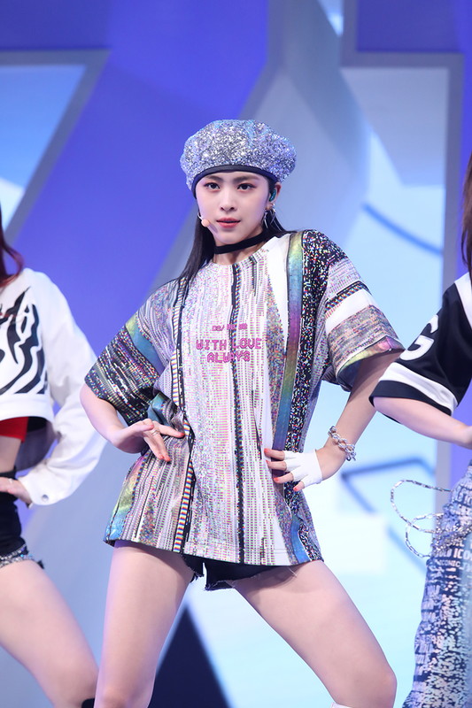 TWICEの妹分・ITZY、日本初オンラインライブでパフォーマンス＆トーク