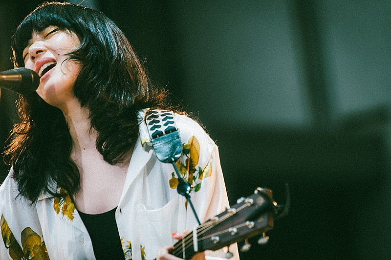 あいみょん、新曲でスタートした弾き語りライブ配信「次は必ずみんなと