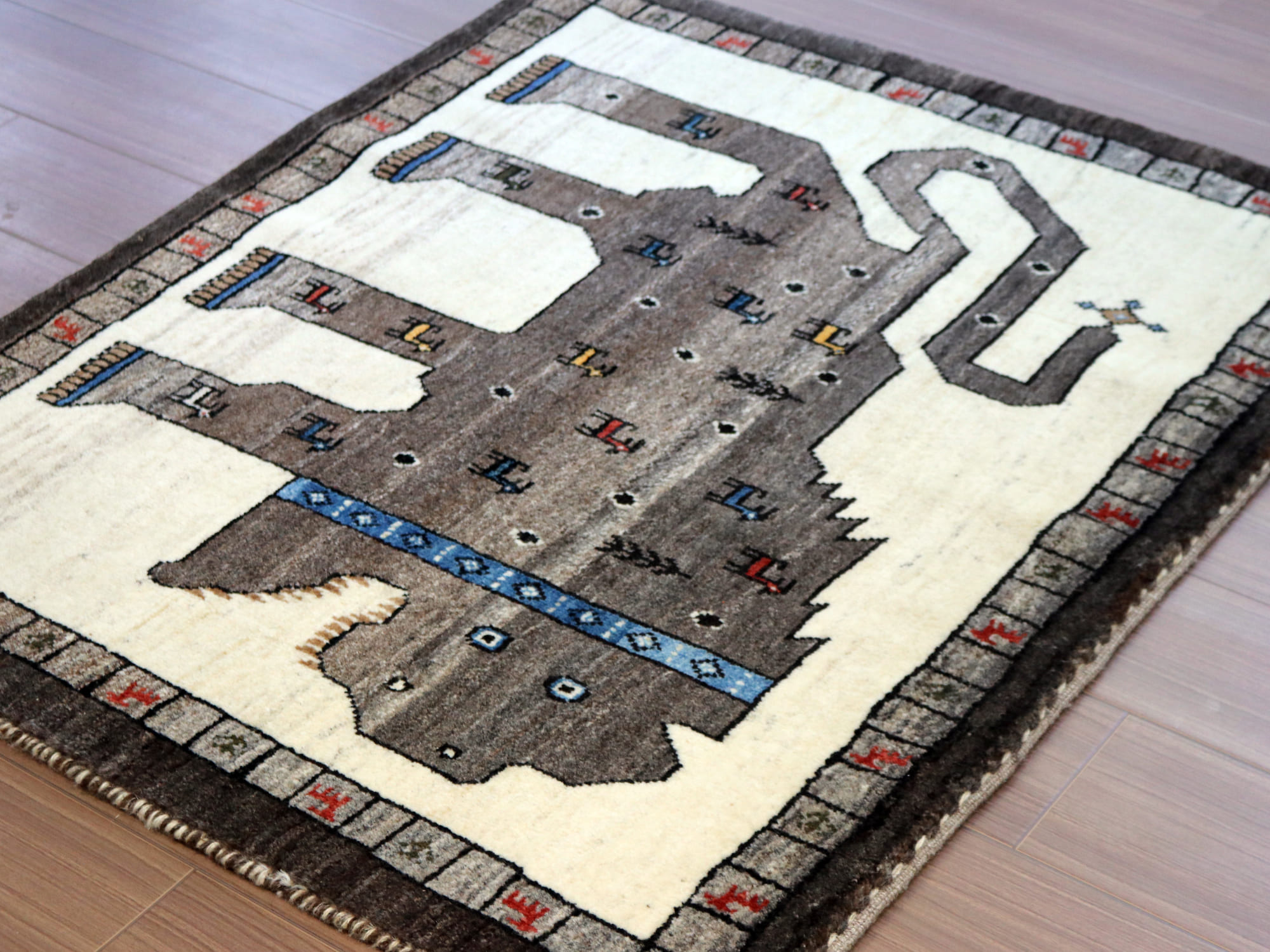 ギャッベ（ギャベ）専門店 インプレッションオブギャッベ / ライオン