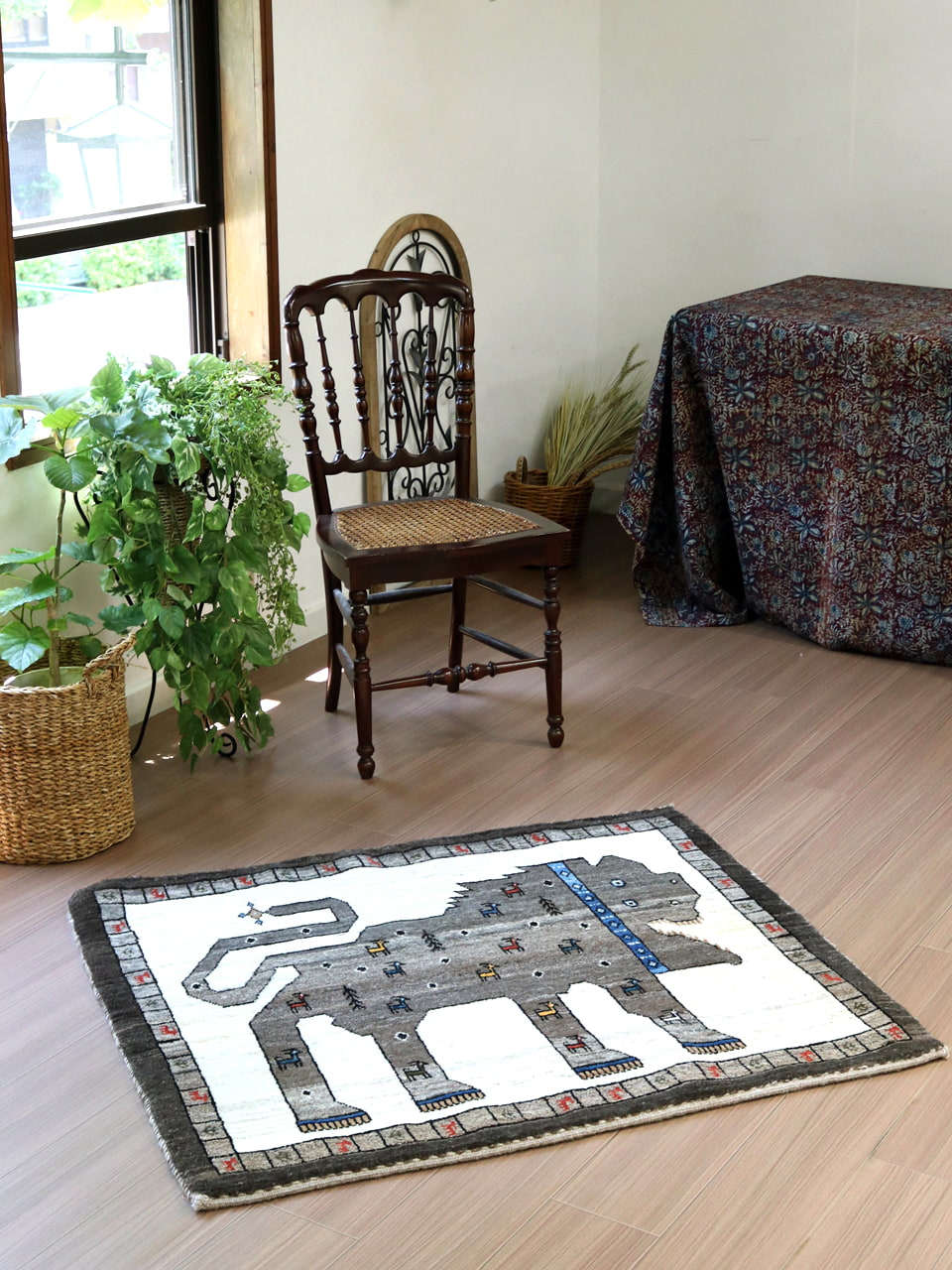 ギャッベ（ギャベ）専門店 インプレッションオブギャッベ / ライオン