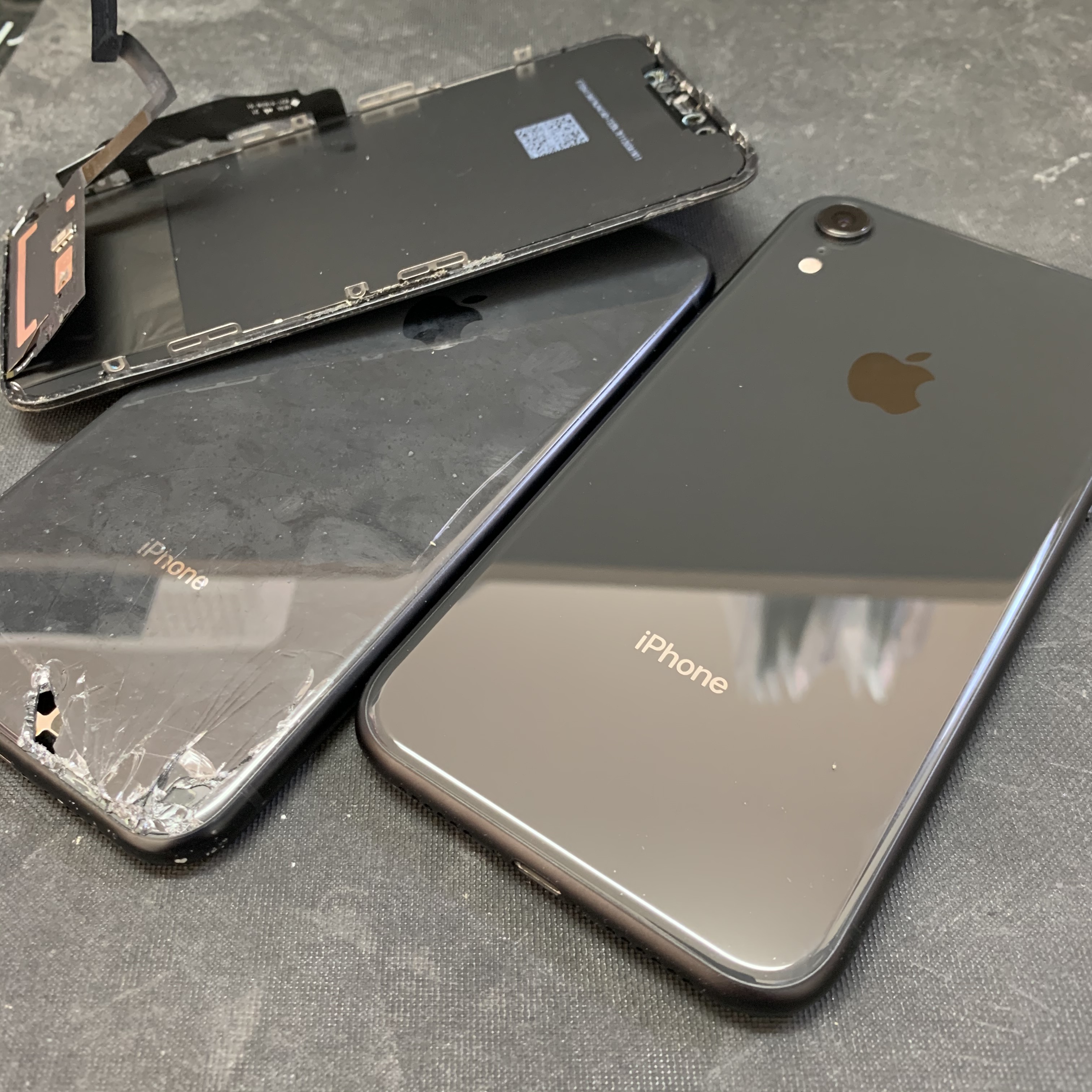 多摩市からのお客様 iPhoneXR（アイフォンXR）液晶・背面フレーム交換