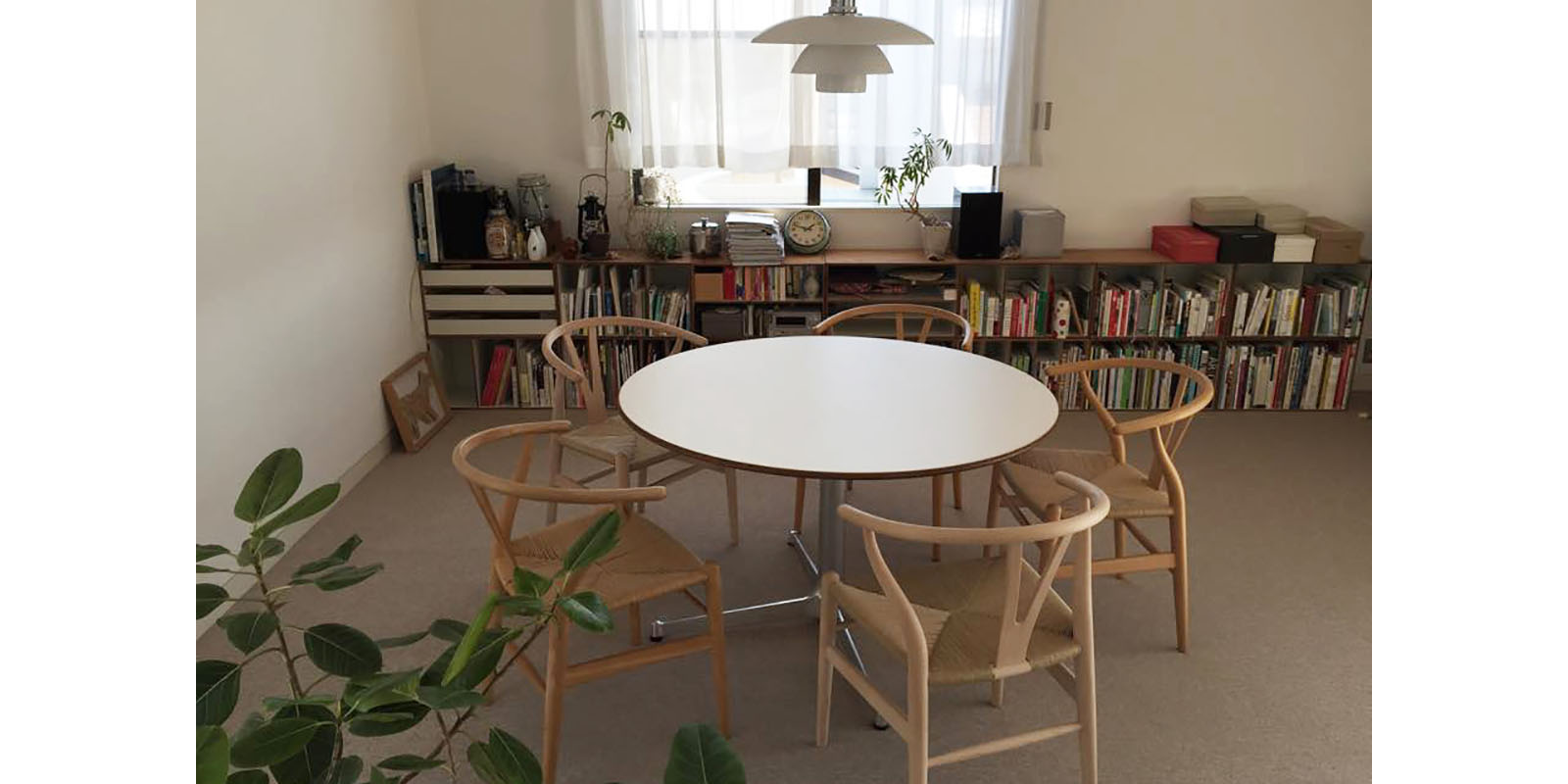 LAUAN TABLE ROUND・04 | D&DEPARTMENT