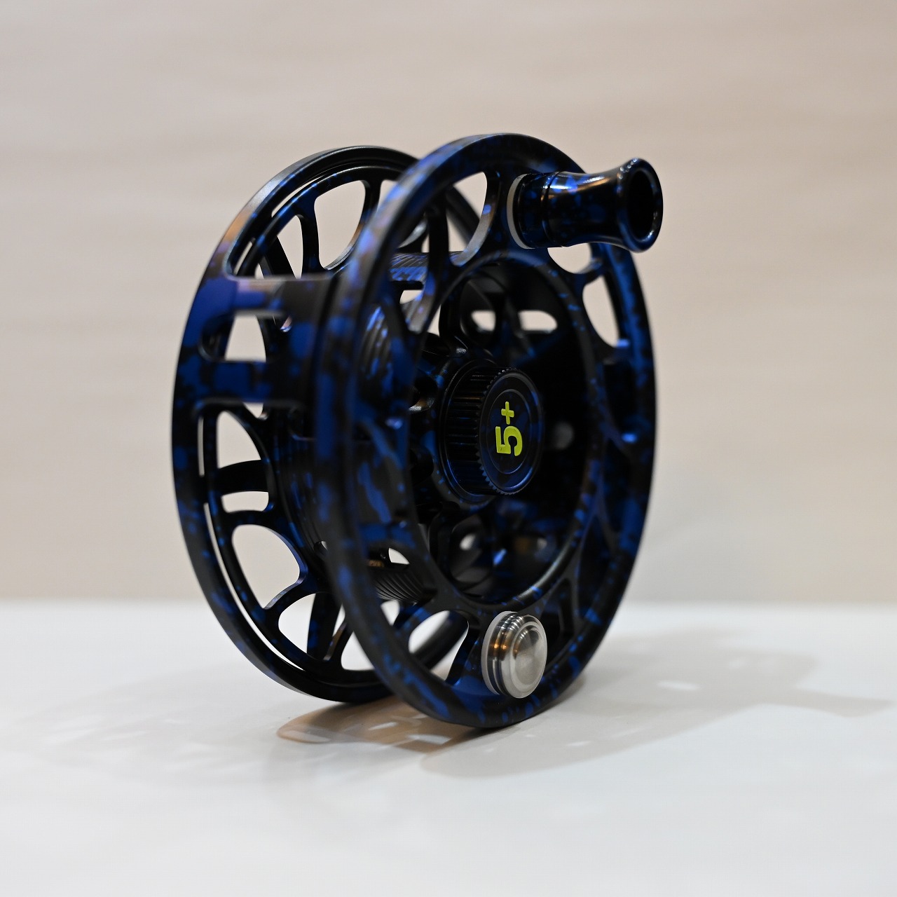 HATCH ICONIC 5 PLUS REEL LA - DARK MATTER