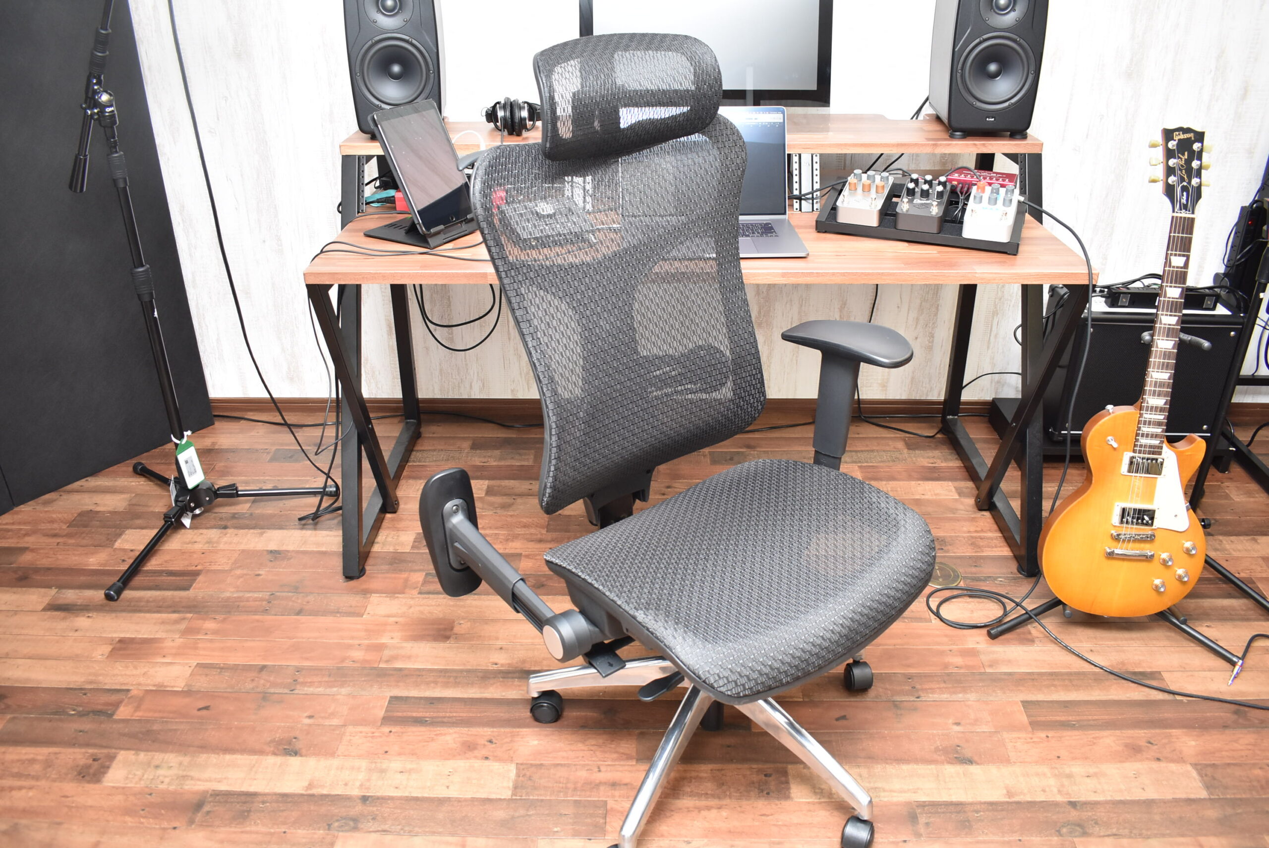 DTMチェアの決定版！アームレストが倒れるコスパ最強オフィスチェア