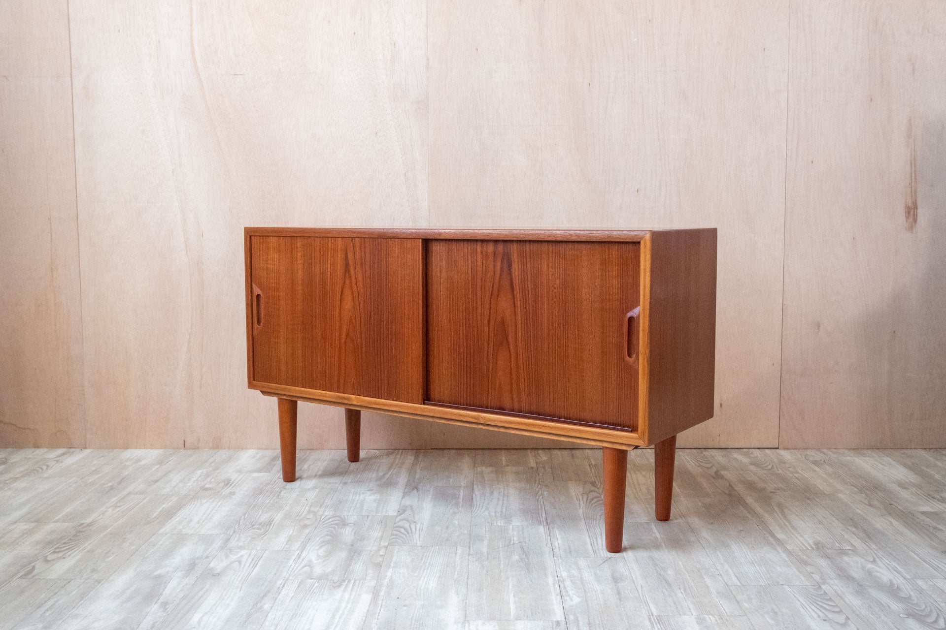 北欧ヴィンテージ キャビネット – EPISO