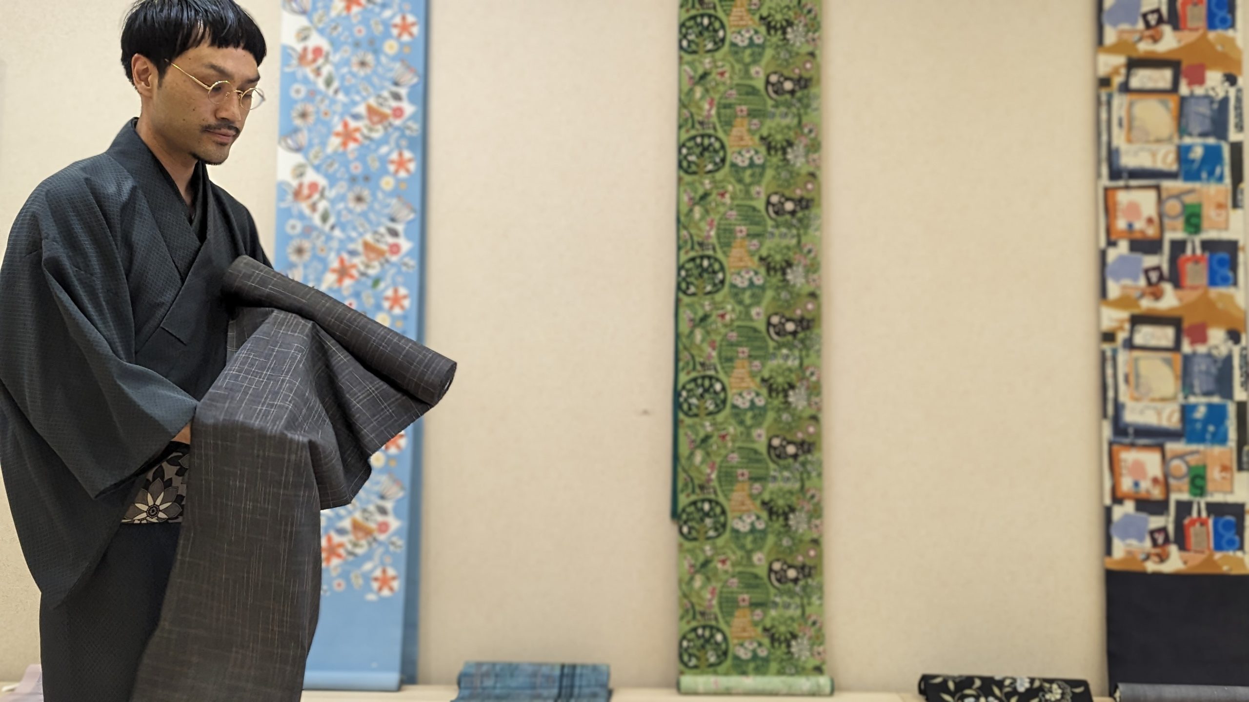 藤娘きぬたや 「総絞りの帯」 九寸名古屋帯 染め帯 灰青色＜お仕立て代