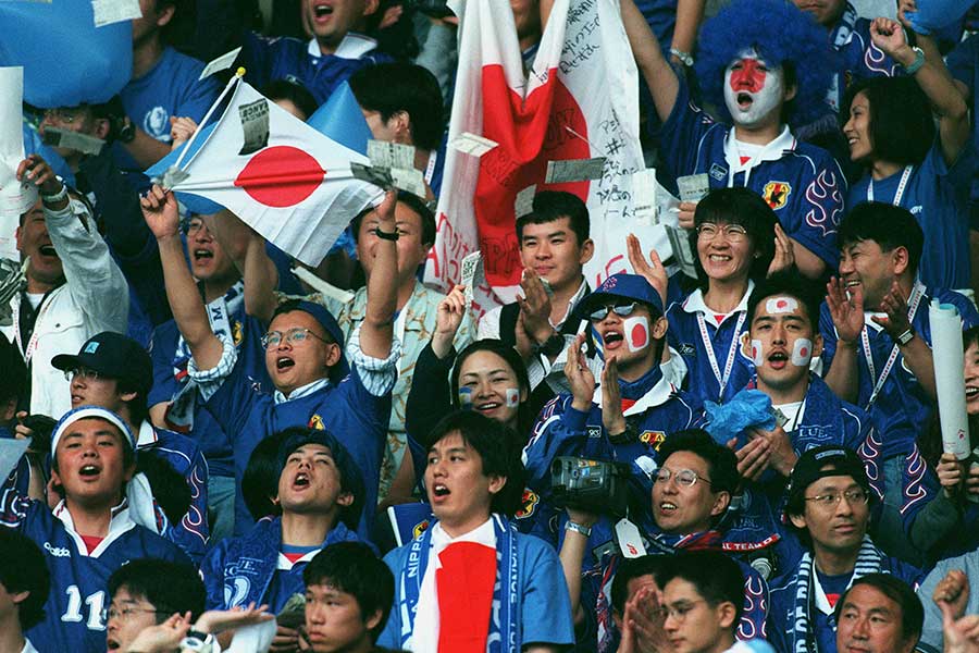 初のW杯で目を引いた「炎モデル」 歴史的ユニフォームに隠された