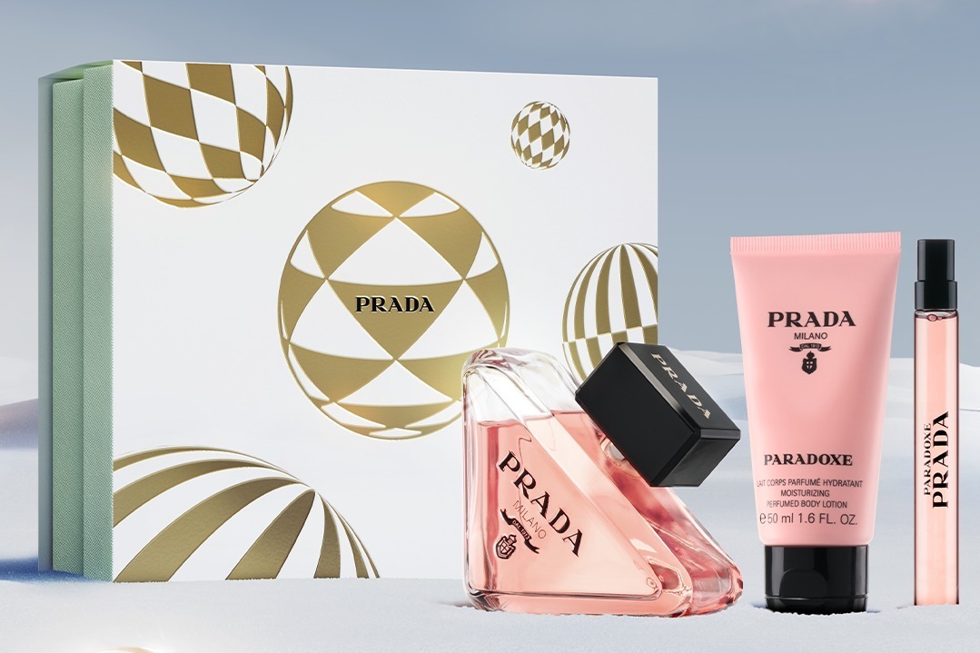 プラダ ビューティ24年クリスマスコフレ、アイコン香水「パラドックス