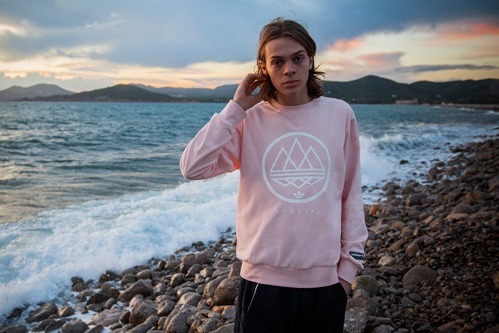 adidas SPEZIAL」パステルカラーの新ウェア、着想源は80年代英国音楽