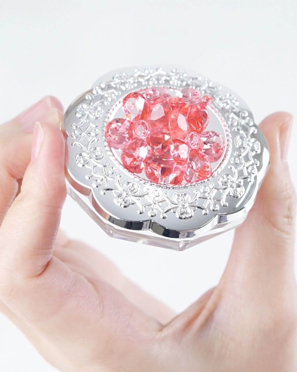 ジルスチュアート「花びらアイシャドウ」に“カメリア＆八重桜”の25年春