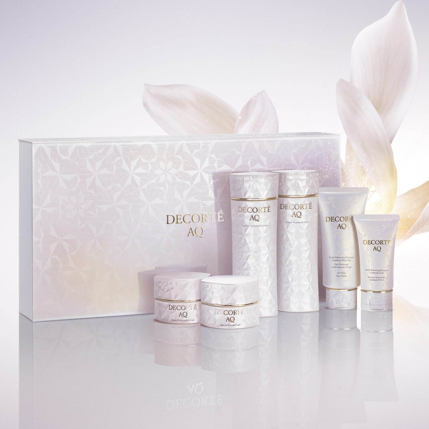 コスメデコルテ最高級「AQ」24年クリスマスコフレ、“ライン使いOK”化粧