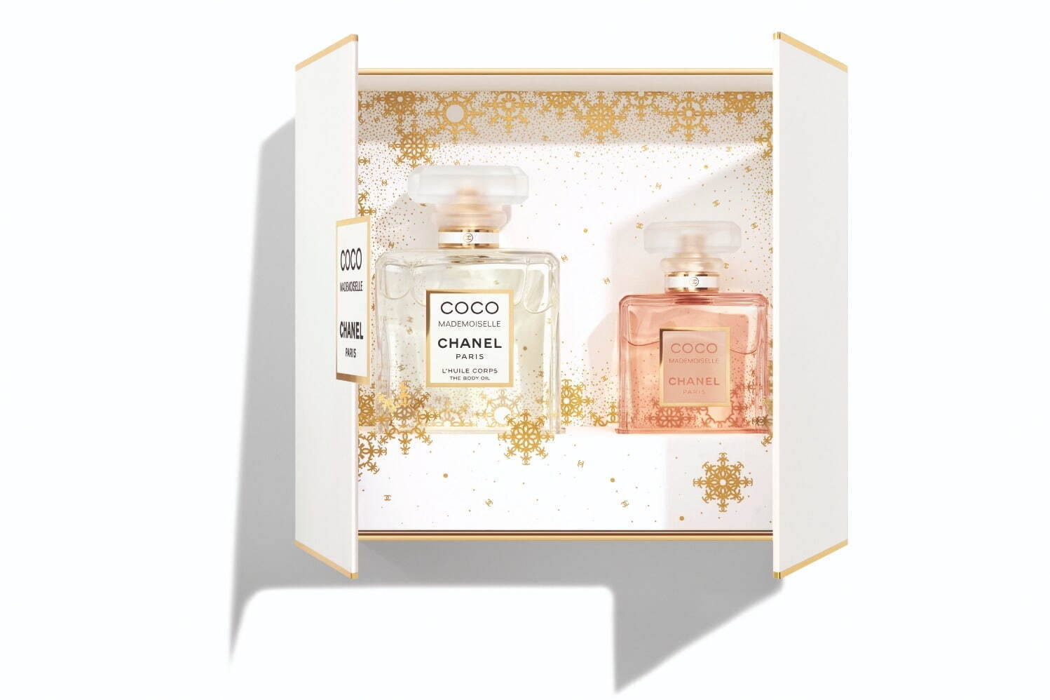 シャネル N°5の2024年クリスマスコフレ、“雪の結晶”デザインの限定