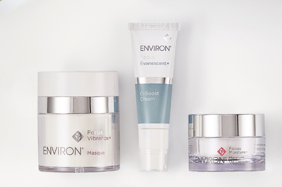 エンビロン24年クリスマスコフレ、“ペプチド配合”保湿クリーム＆美容液