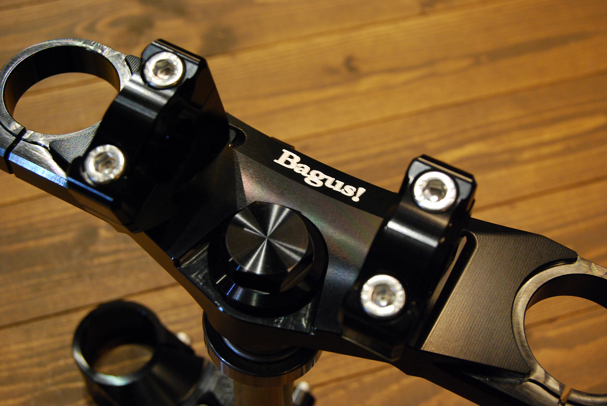 バグース! モーターサイクルのゼファー用ステムキットがリニューアルし