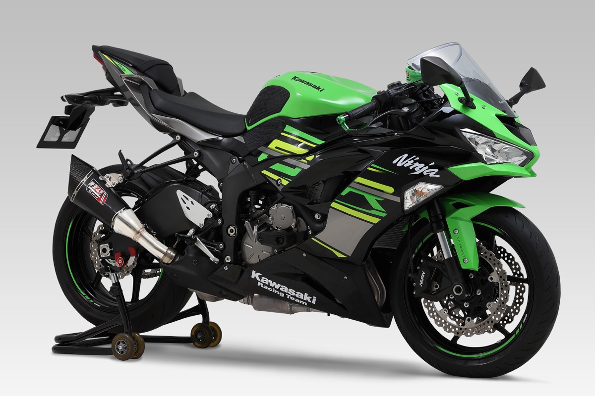 ヨシムラが軽量化による運動性向上をねらうNinja ZX-6R用スリップオン