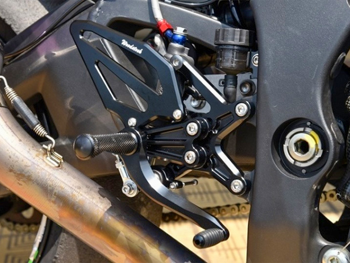 ウッドストックのZ1000/ZX-10R用ステップ2種類に適合年式が追加