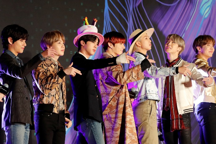 BTS live album debuts at No. 10 on Billboard 200, setting new K