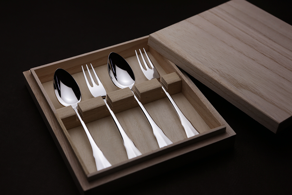 宮内庁御用達】銀食器 最上級の素材を惜しみなく使用した重厚感溢れる