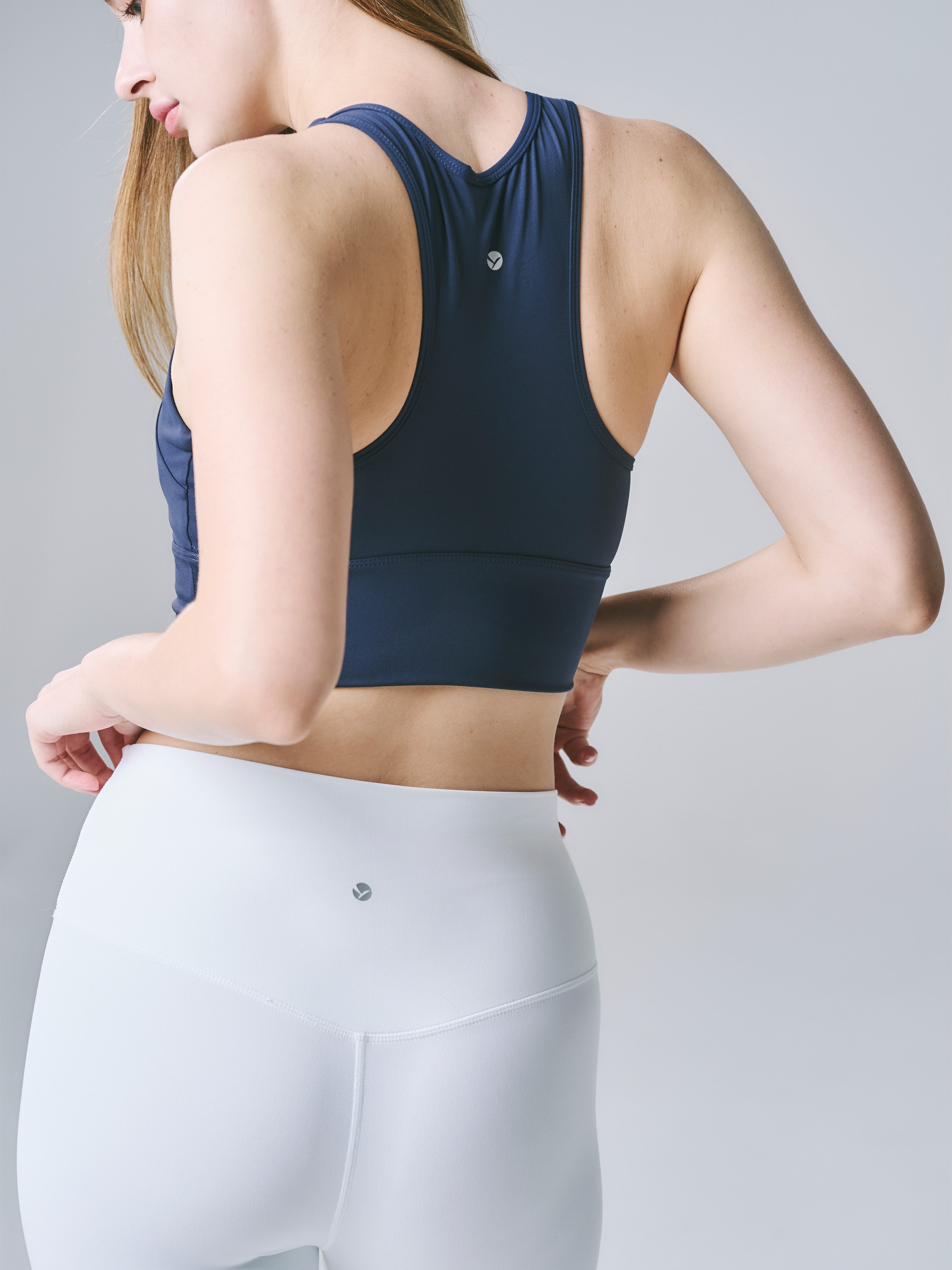 ブレンダ ハイネック ブラ ・ネイビー | スポーツブラ＆クロップ