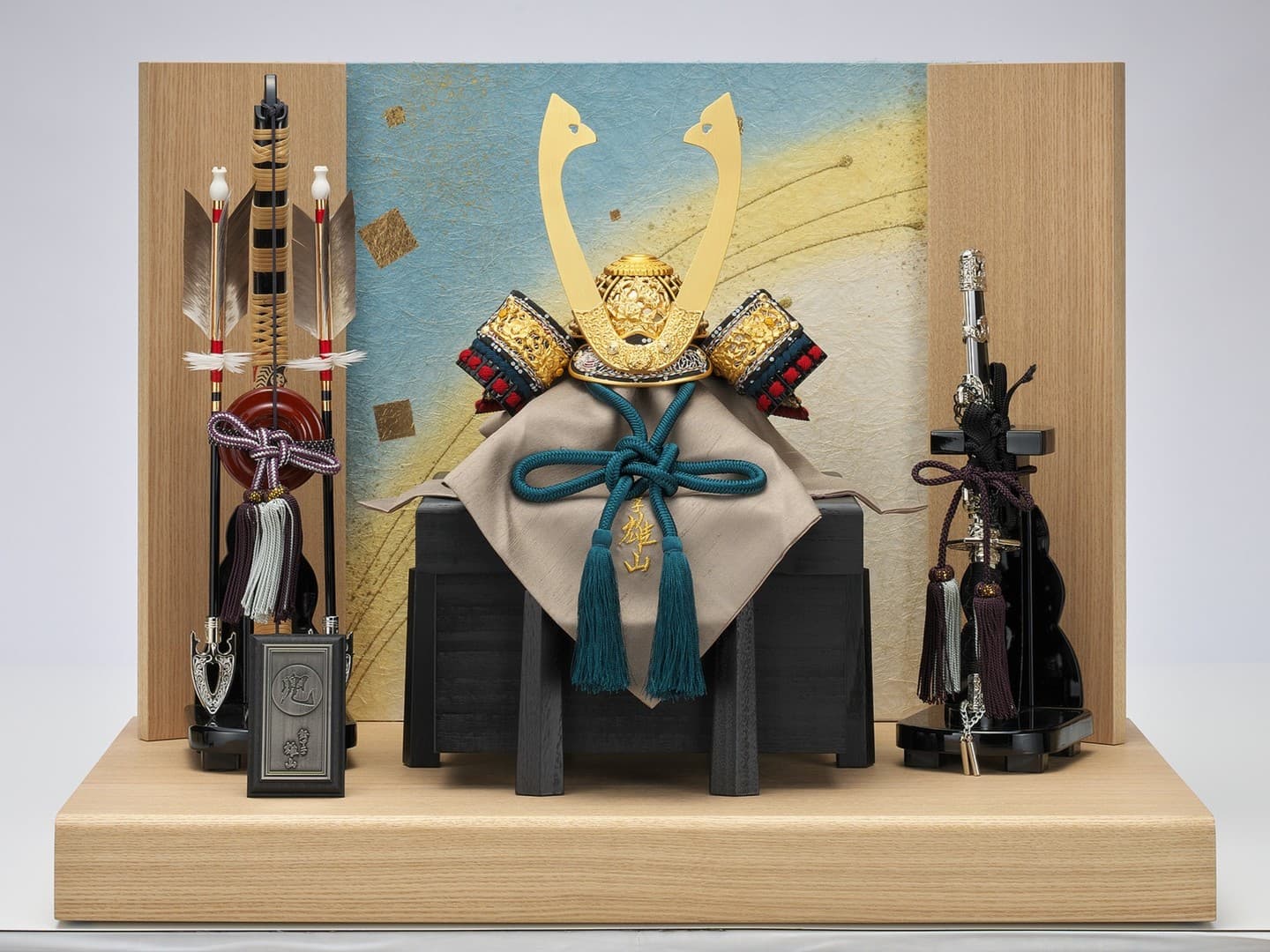 五月人形 兜（かぶと） 人形の金魚屋