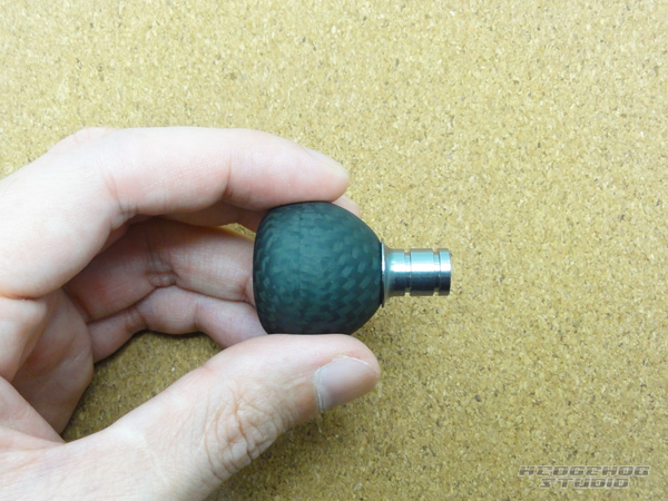 スタジオコンポジット】カーボンパワーラウンドシェープノブ Mサイズ