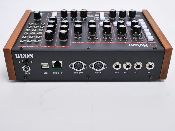 シンセサイザーメーカー「REON」の情報ページ