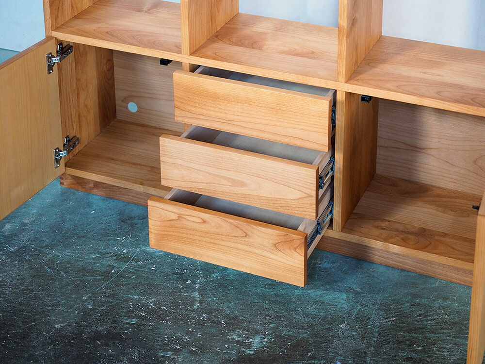 スクエアシェルフ 扉と引き出しを組み合わせ｜ikususu FURNITURE｜無垢
