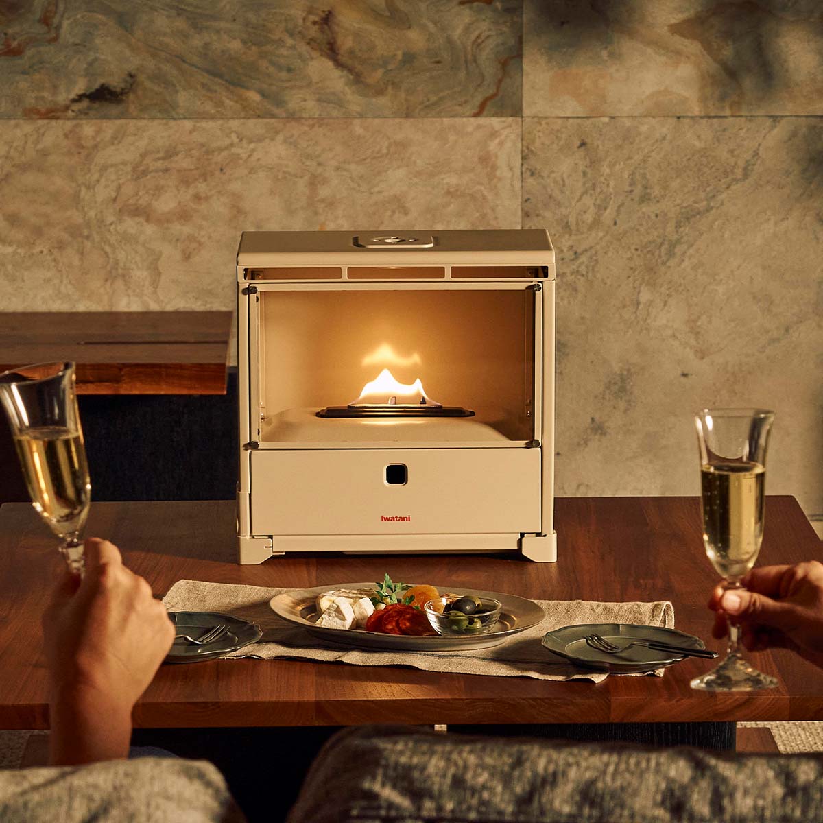 イワタニの公式オンラインショップ｜カセットガス暖炉 MYDANRO