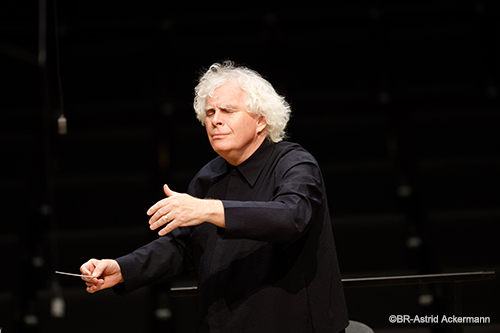 サー・サイモン・ラトルがバイエルン放送交響楽団とマーラー交響曲第7