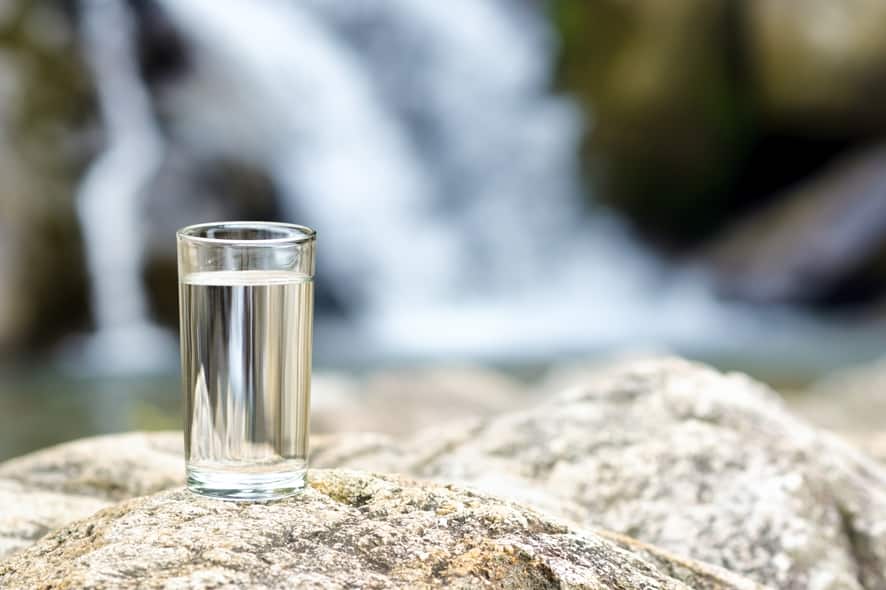 天然水、RO水どちらを選ぶ？ウォーターサーバーに使われている水の種類