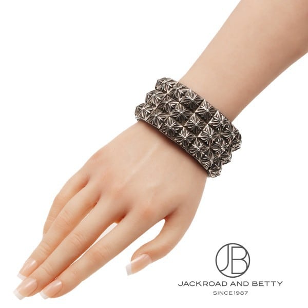 クロムハーツ ゼロスタッズ トリプルピラミッド バングル[] Chrome