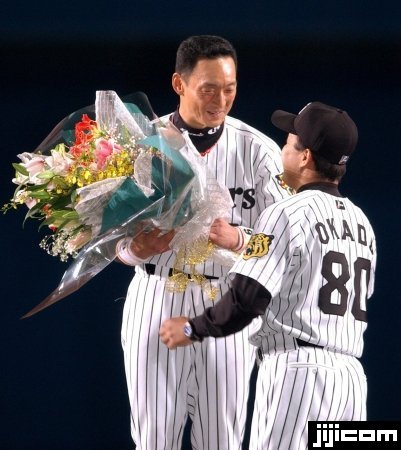 904試合連続フルイニング出場 「世界新」…：阪神・金本知憲外野手