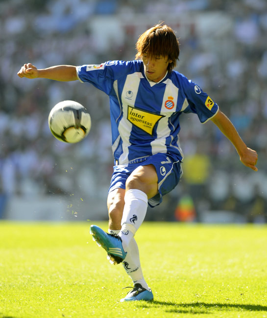 中村俊輔 2009年、セ…：サッカー・スペイン1部リーグの日本選手 写真