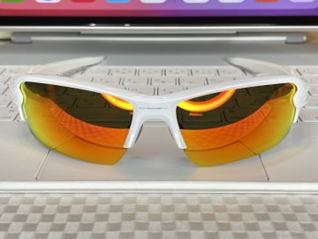 ブログ OAKLEYカスタム度なし製作例 | 老眼対策メガネと度付スポーツ