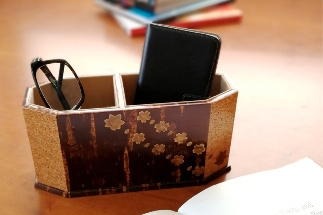 秋田の伝統工芸品「樺細工」製,春秋卓上ラック。桜皮細工,ネット通販