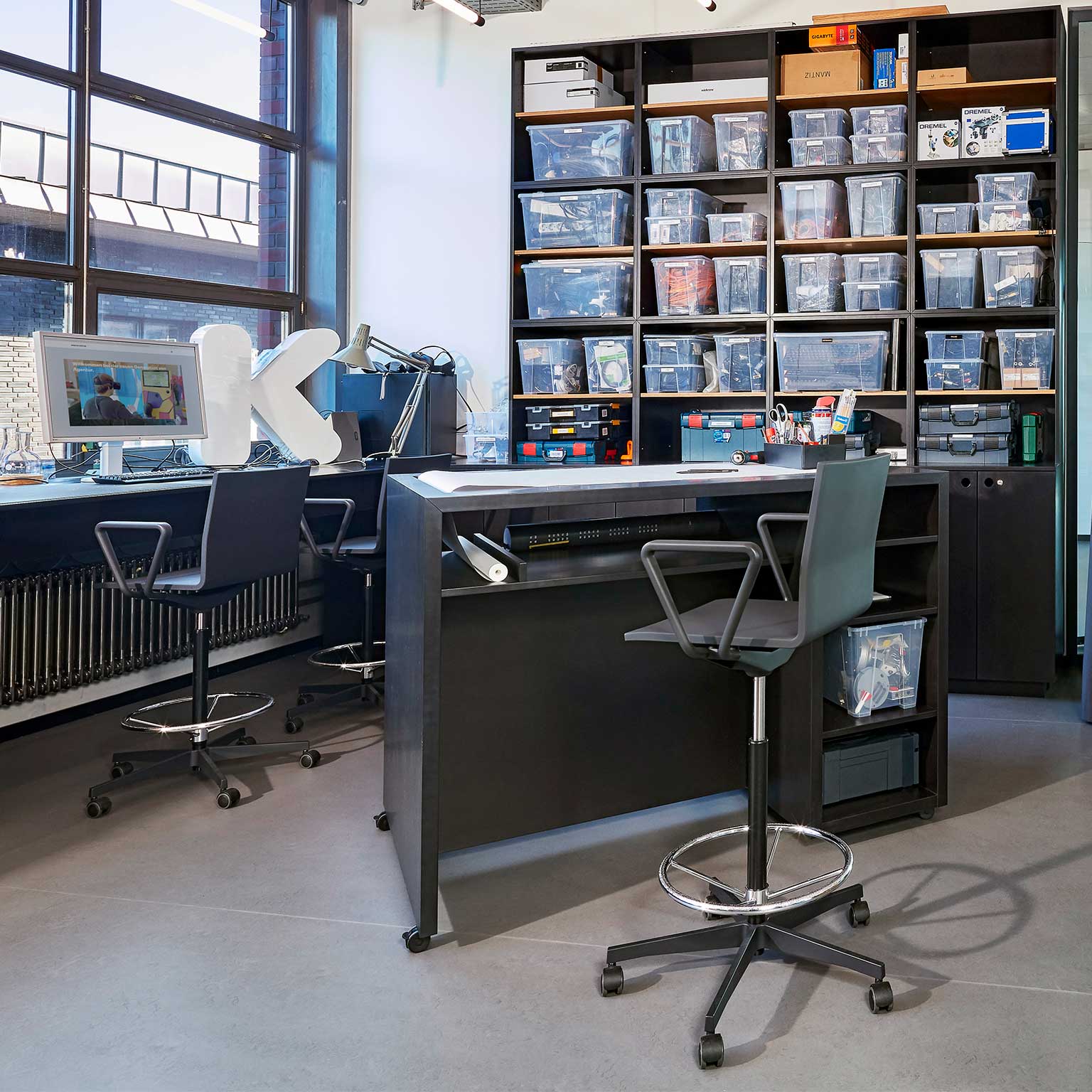 Vitra（ヴィトラ）.04 アームチェア | LIVING MOTIF｜家具・インテリア