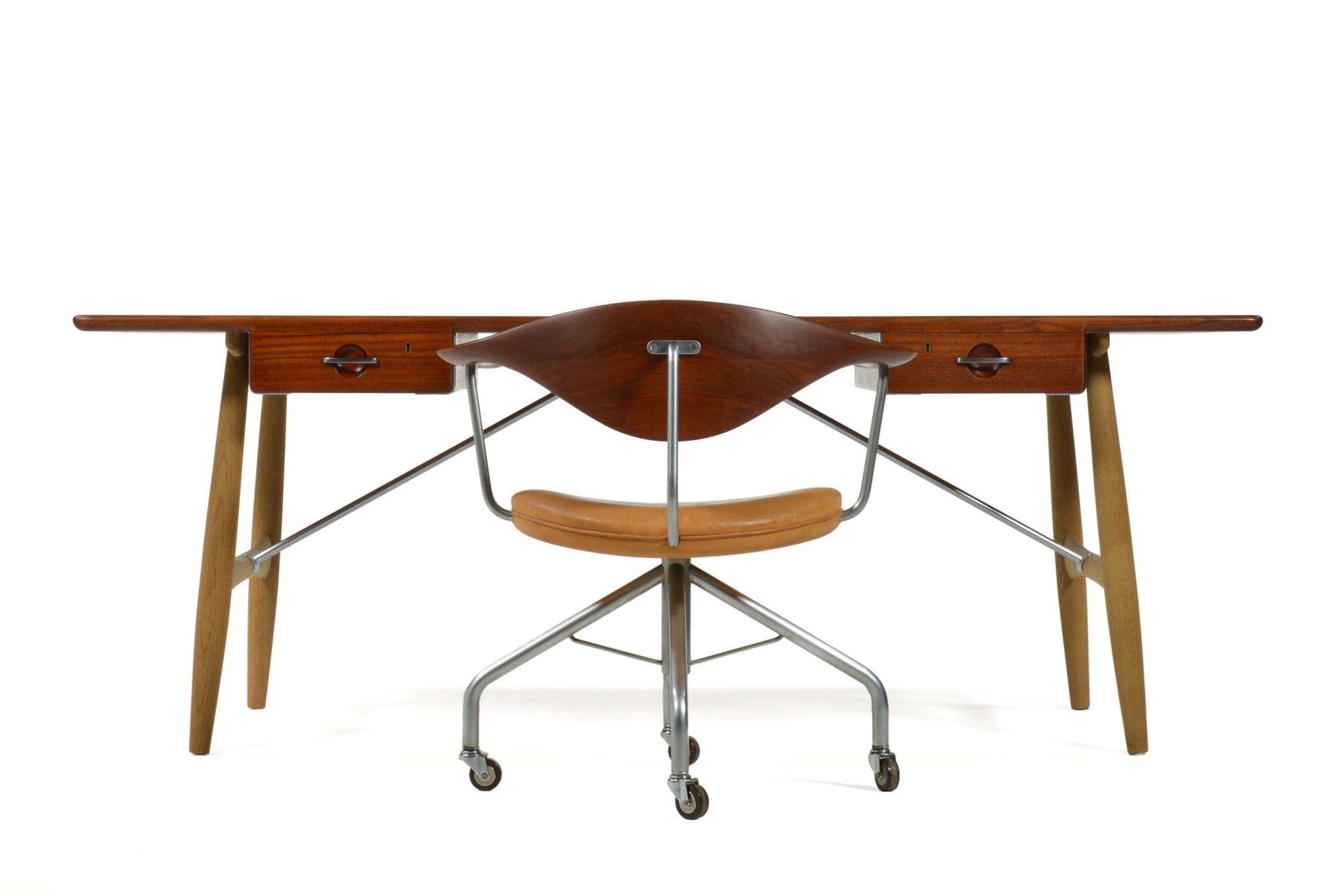 Hans J. Wegner JH571 Architect's desk and JH502 Swivel chair｜Luca