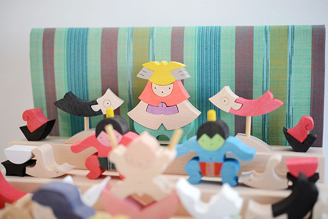 小黒三郎組み木の五月人形段飾り「里山円武者五段飾り」在庫あります