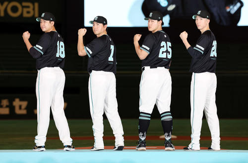 巨人】ティファニーとのコラボユニホーム披露「いい試合して盛り上げ