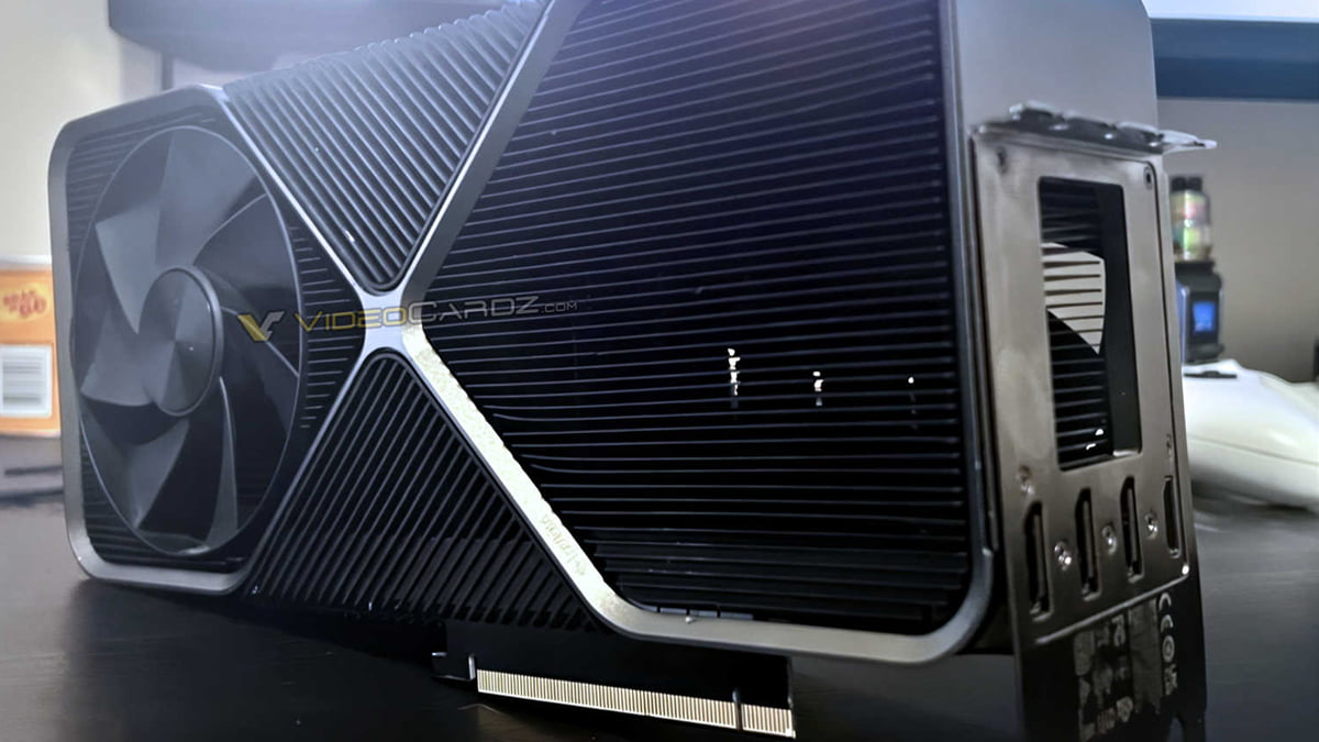 プロトタイプ版4スロットFounders Editionの正体が判明！ノーマル