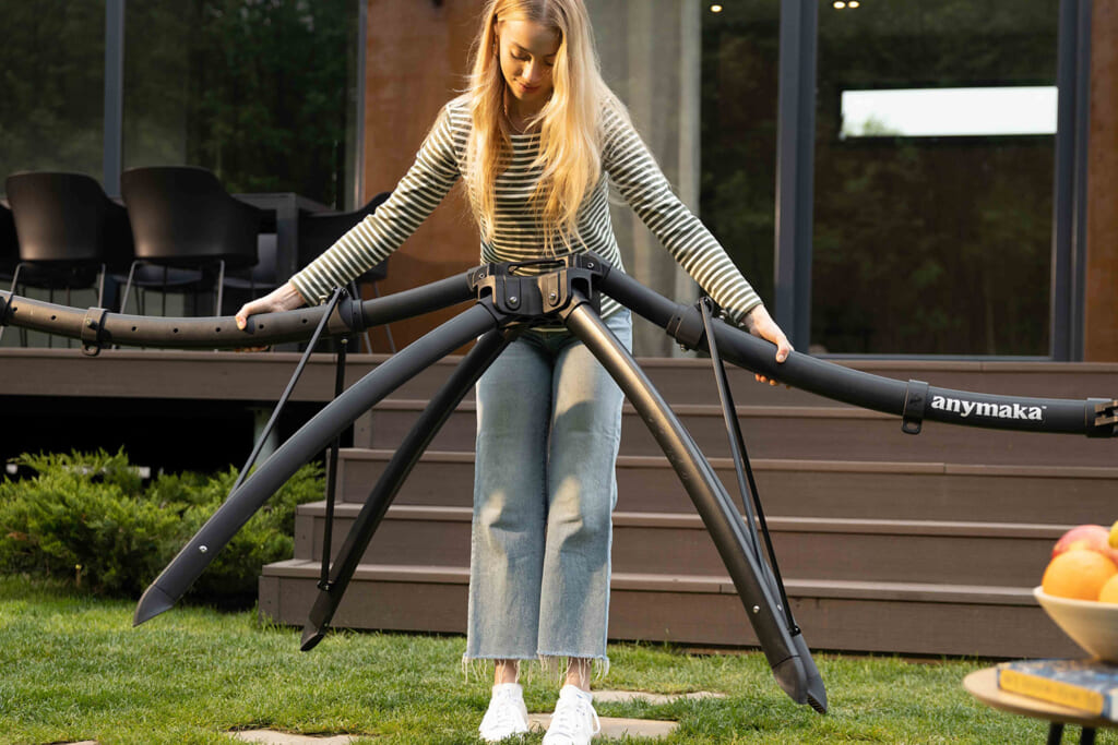 キャンプするならハンモックでチルする？ わずか3秒設置の本格派