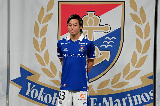 クラシックでかっこいい」横浜の2022年新ユニホームに反響！「GK3rd