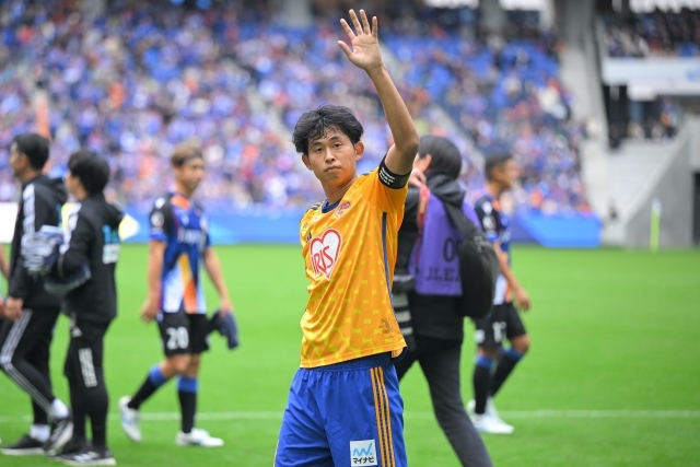 1本の太いラインで繋がりそう！」J2仙台MF郷家友太の新ユニへの想い