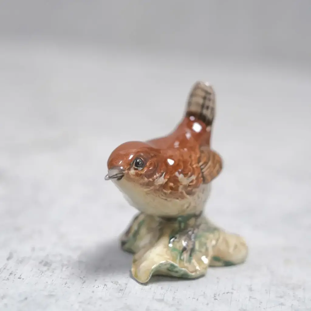 ヴィンテージフィギリン BESWICK WREN 鳥の置物 ピーターラビット陶製
