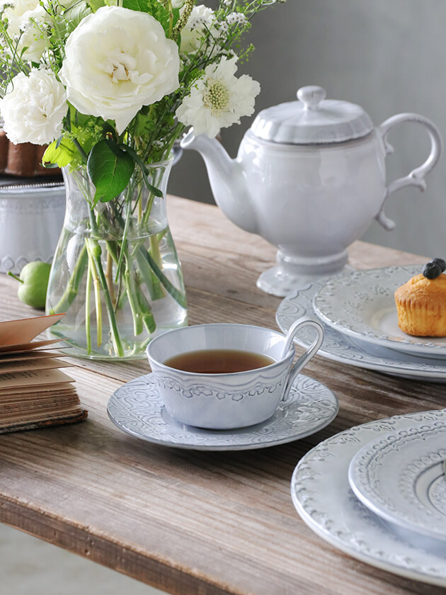 BORDALLO PINHEIRO Rua Novaカップ＆ソーサー