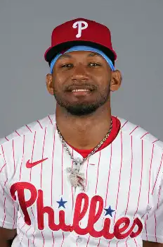 熊本工が4強 背番「10」2年生右腕の山本が3安打完封 帽子のつばに黒々