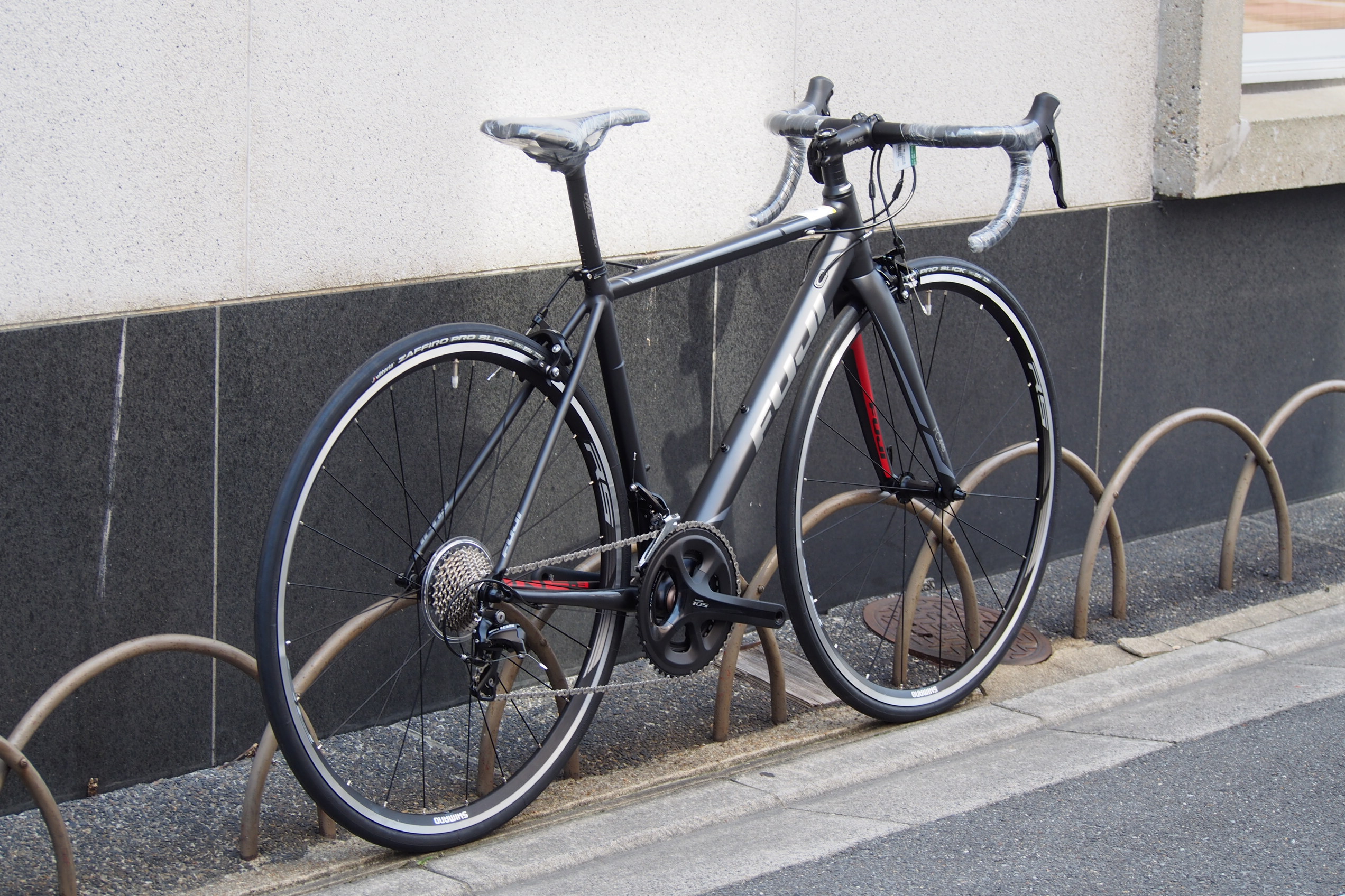 BLOG 軽量アルミフレーム採用のロードバイクがアウトレット!!【 FUJI