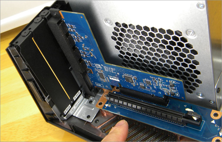 パソ兄さん：ALIENWARE Graphics Amplifierレビュー